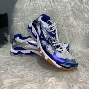 Mizuno Volleyball/Tennis Shoes
